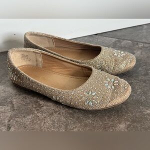 Youth Girls 13 Dream Pairs Gold Glitter Flats with Floral Embellishments